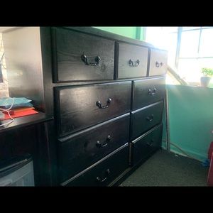 Length is 5’2in, height 47.5in, width 17.5in.